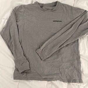 Patagonia Women’s Long Sleeve Gray Tee
